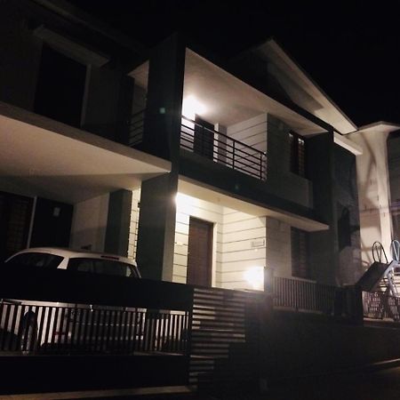 Albisville Hilltop Mansion Ooty Exterior foto